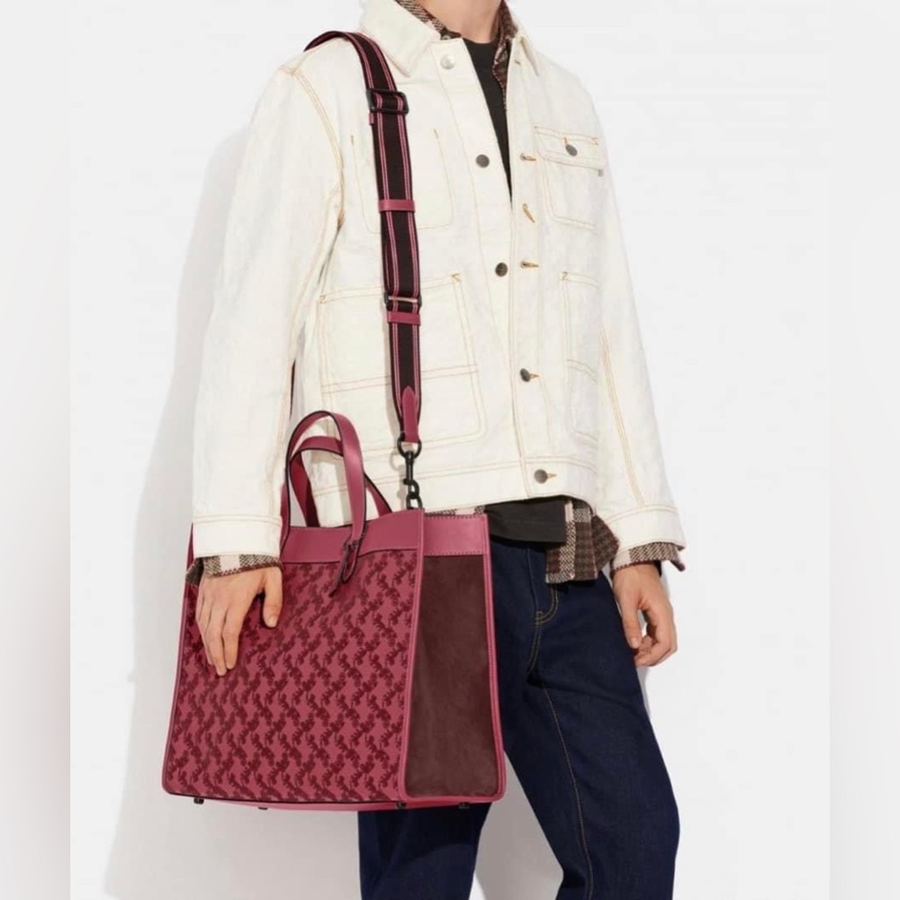 💰SOLD - C6612 - Coach Field Tote 40 with Horse and Carriage - Picture 11 of 11